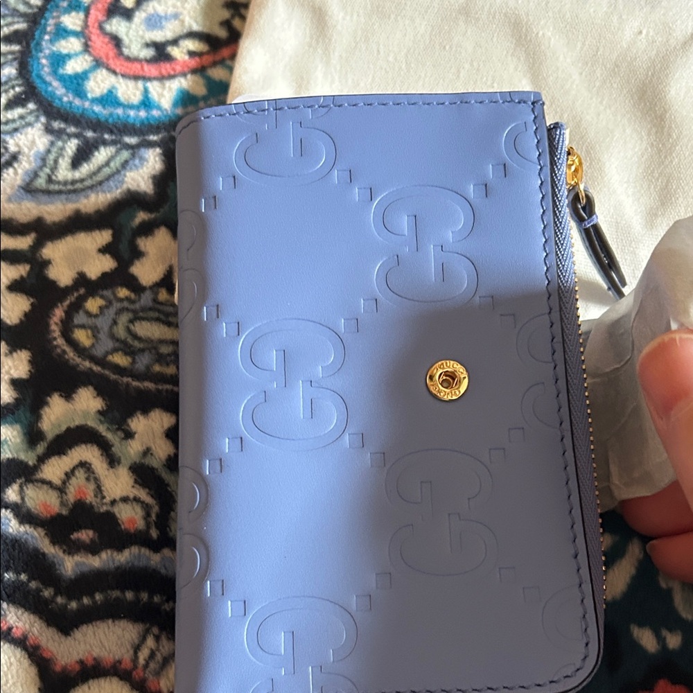 Gucci Periwinkle GG Embossed Zip Wallet - Picture 3 of 5